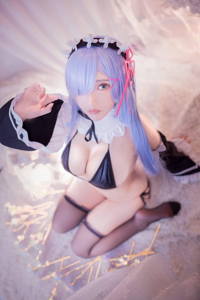 coser@煙_HedY在《Re：从零开始的异世界生活》化身性感的蕾姆