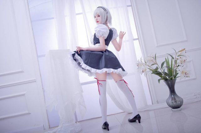 coser@Shika小鹿鹿在游戏《碧蓝航线》化身迷人的“女仆”天狼星