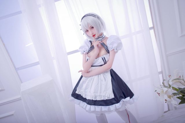 coser@Shika小鹿鹿在游戏《碧蓝航线》化身迷人的“女仆”天狼星