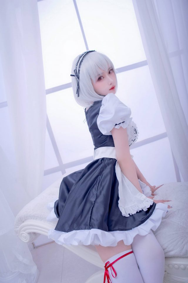 coser@Shika小鹿鹿在游戏《碧蓝航线》化身迷人的“女仆”天狼星