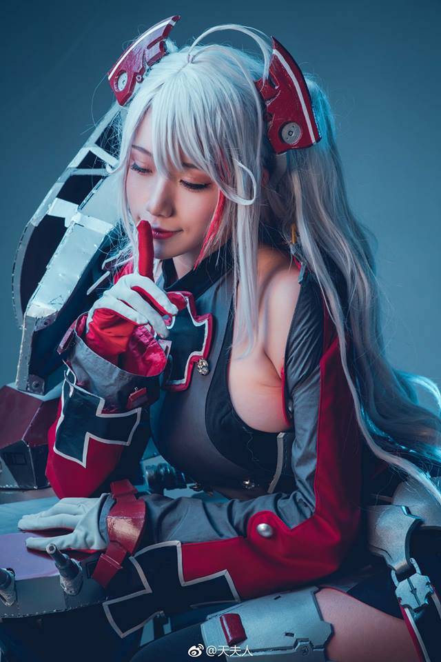 天夫人欧根亲王cosplay照片曝光，性感魅力打动《碧蓝航线》粉丝！-1