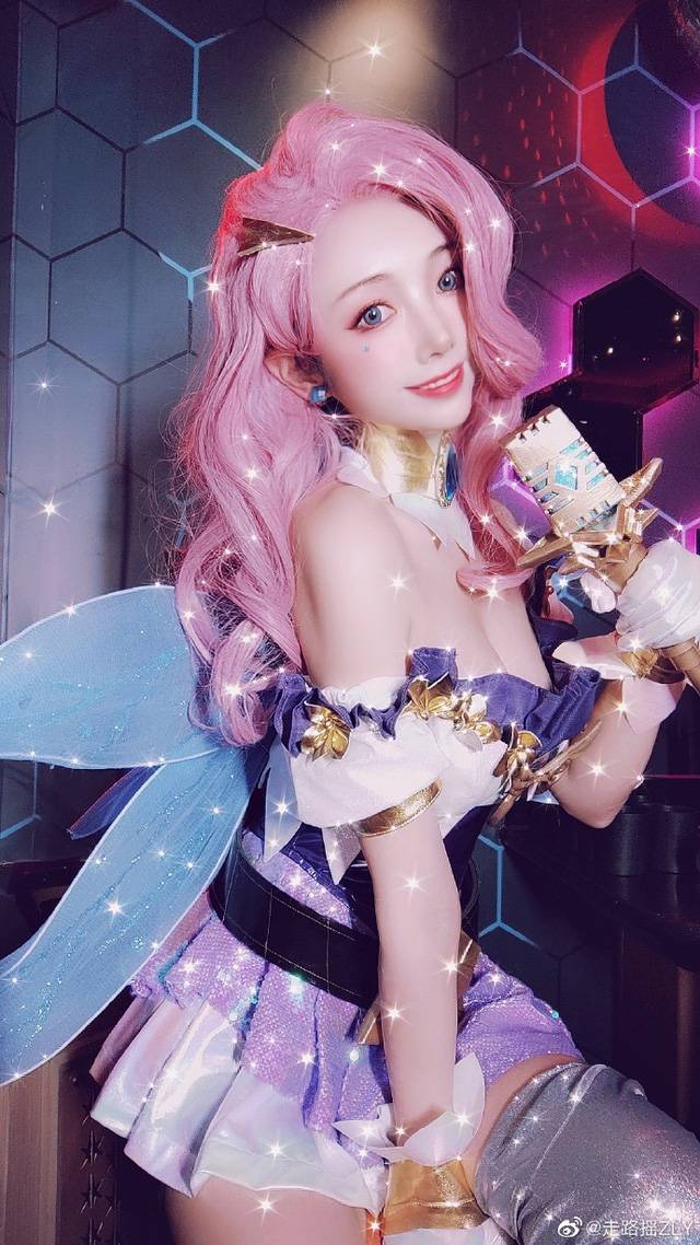 coser@走路摇ZLY在《英雄联盟》cos“星籁歌姬”萨勒芬妮-1