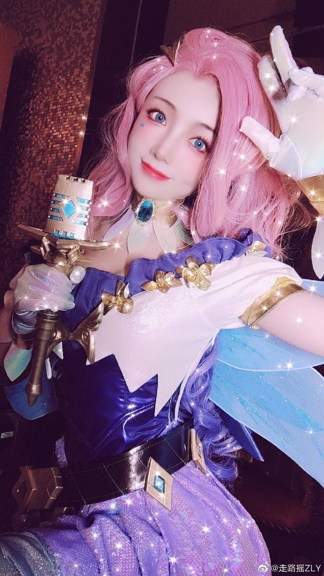 coser@走路摇ZLY在《英雄联盟》cos“星籁歌姬”萨勒芬妮-1