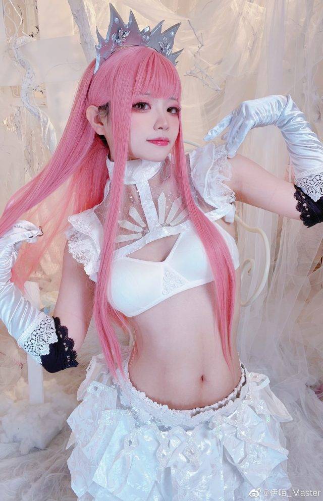 coser伊喵_Master精彩cosplay《Fate/Grand Order》女王梅芙，完美展现性感与可爱的完美结合！-1