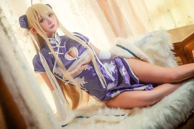 《碧蓝航线》念念_Dcosplay半人马变身旗袍美女，惊艳登场！-1