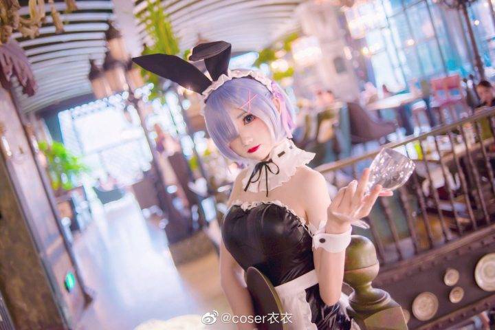 Coser衣衣在《Re-Zero》中 COS 蕾姆，变身美丽迷人的女仆-1