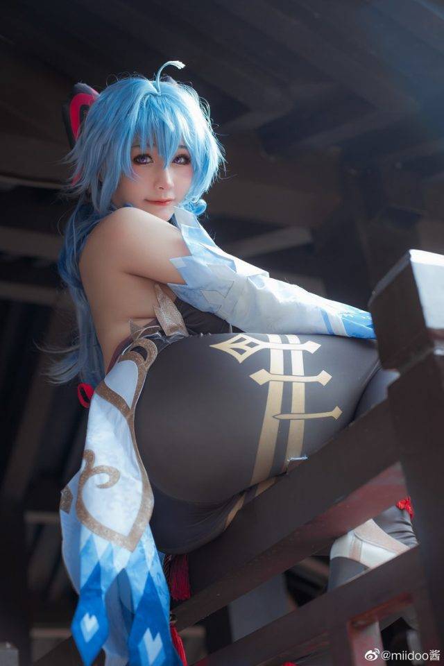 女coser@miidoo酱在游戏《原神Impact》中的甘雨COSPLAY-1