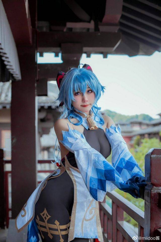 女coser@miidoo酱在游戏《原神Impact》中的甘雨COSPLAY-1