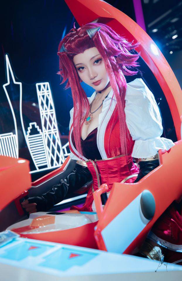 《游戏王5D\'s》十六夜秋cosplay作品，如月灰还原角色魅力！-1