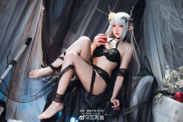 国内人气coser“瓜希酱”演绎《明日方舟》泥岩cosplay照片欣赏！-1