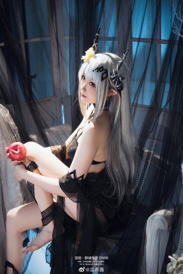 国内人气coser“瓜希酱”演绎《明日方舟》泥岩cosplay照片欣赏！-1