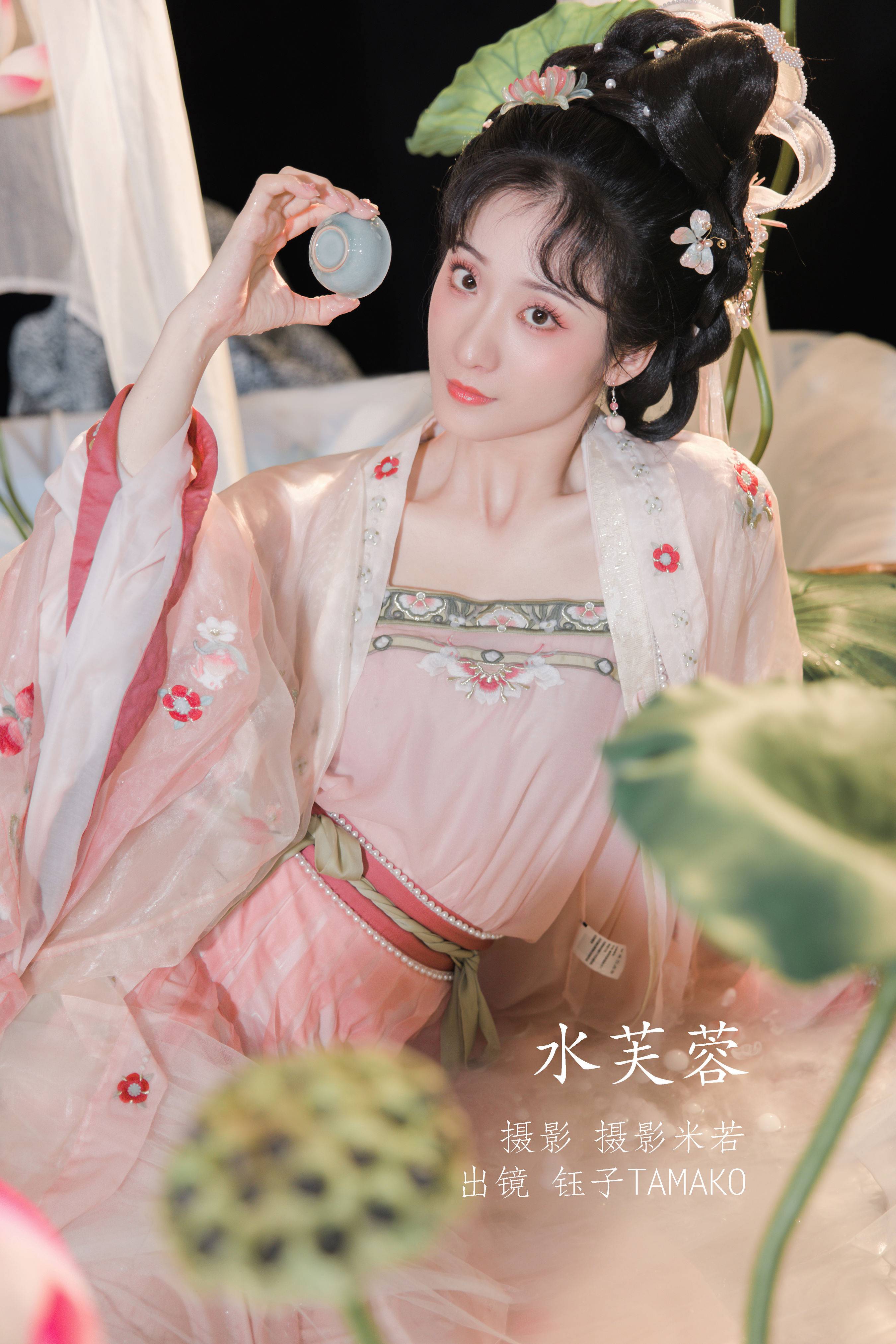 水芙蓉 古风 荷花 美人写真&YiTuYu艺图语-1