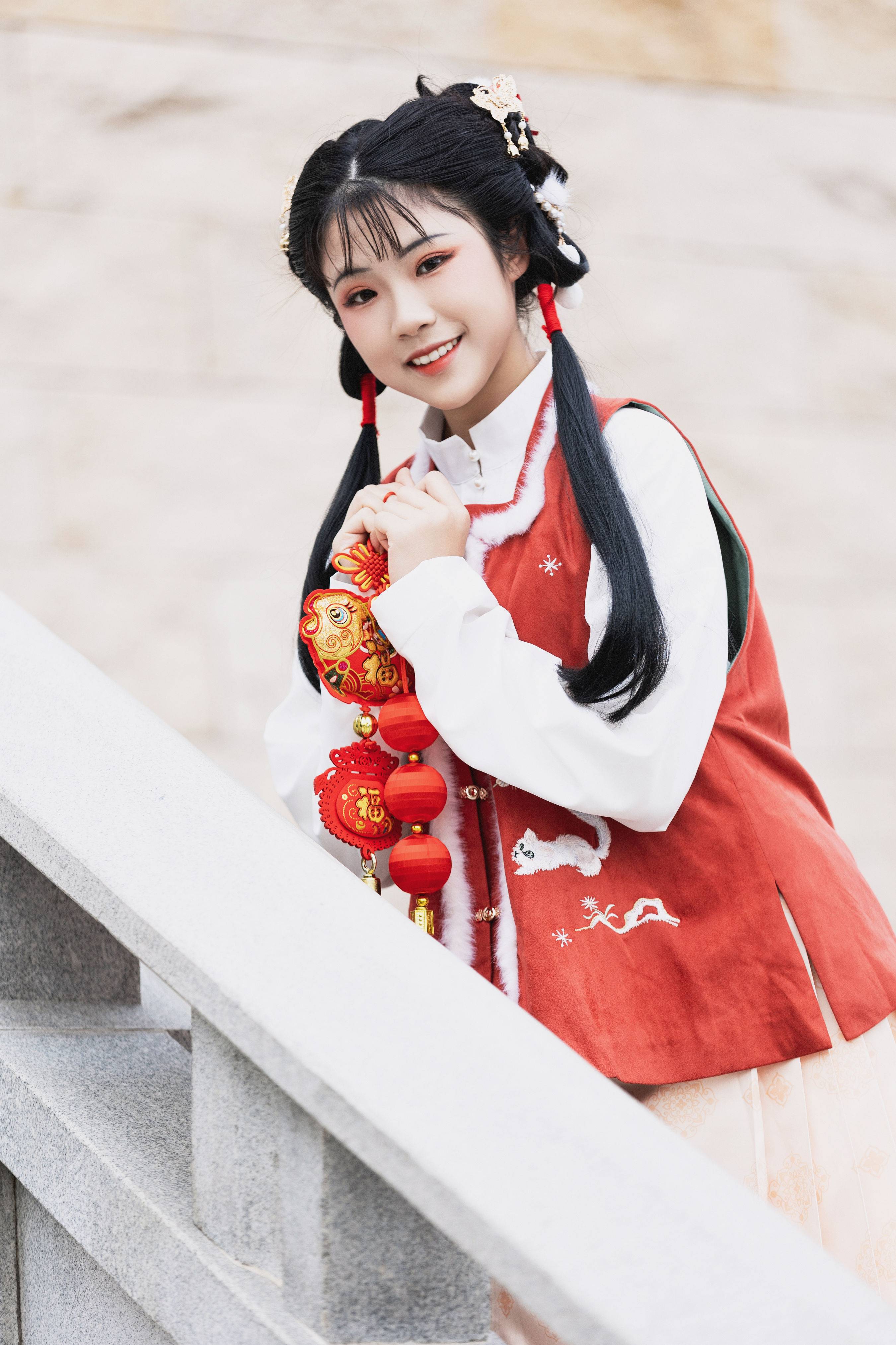 年 美好 中国风 古装 红色 春节 少女&YiTuYu艺图语-4