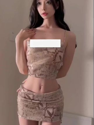 陈妮妮UNI最新微密圈作品《气质风范》，精致穿搭演绎时尚女性的优雅与精致