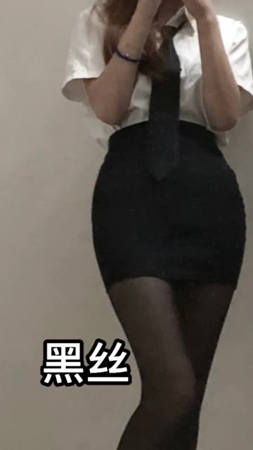 张思允Nice牛仔热裤白衬衫少女写真，青春洋溢魅力无限