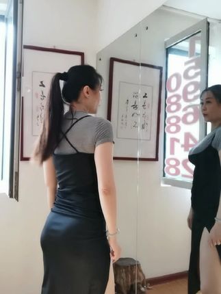 【快手】小阿姨刚刚出炉“透视无内”直播录屏，让你一窥舞蹈背后的故事