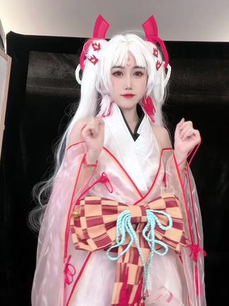 不呆猫超人气CosPlay美女，私房写真合集