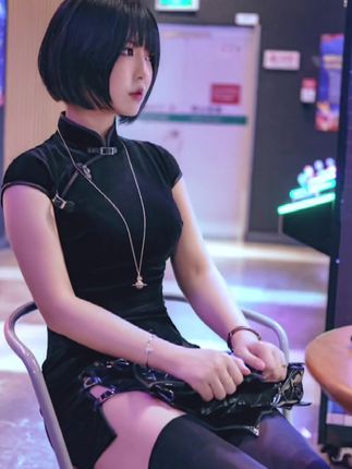 被网友称为国内最美的coser-超人气半半子，最美Coser半半子个人资料介绍