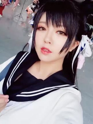 被网友称为国内最美的coser-超人气半半子，最美Coser半半子个人资料介绍