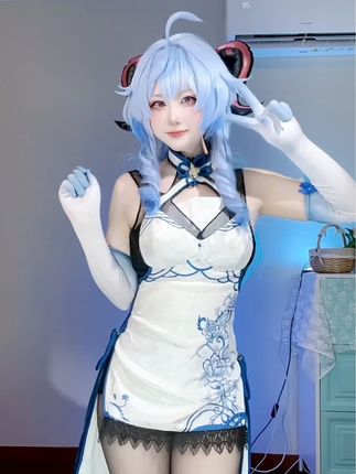 nyako喵子加藤惠睡衣cos写真图集，睡衣cosplay美图