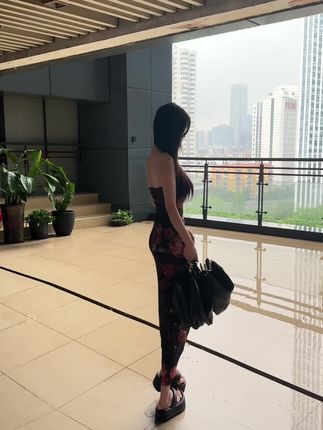 酒吧蓝色妖姬VIP套图，无欲无求的推土君