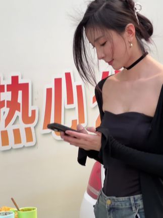 李嘉欣97微博更新，网红女神的最新动态分享