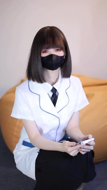 白龙猫女“亲爱的”语录走红！揭秘背后的故事，白龙猫女一天一口“亲爱的”的含义是什么？