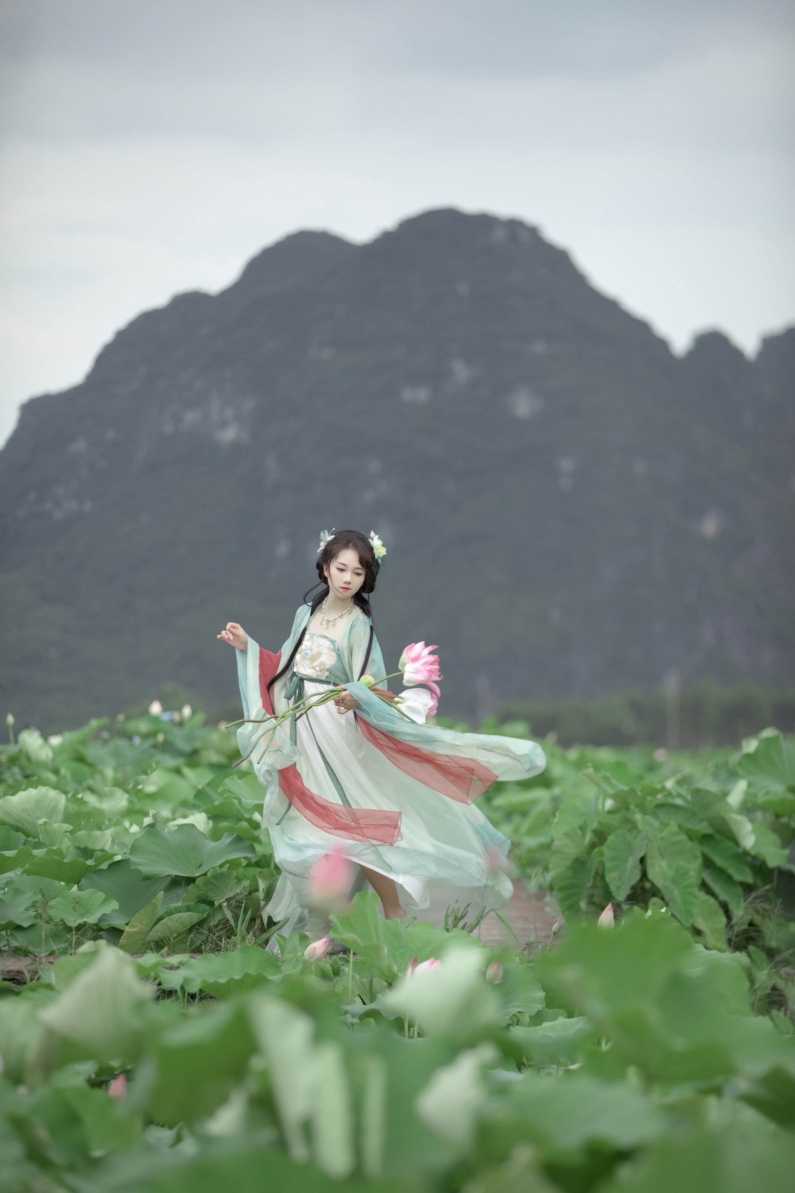 慕娉婷 绿色 荷花 美人 古风 小清新 优美 摄影