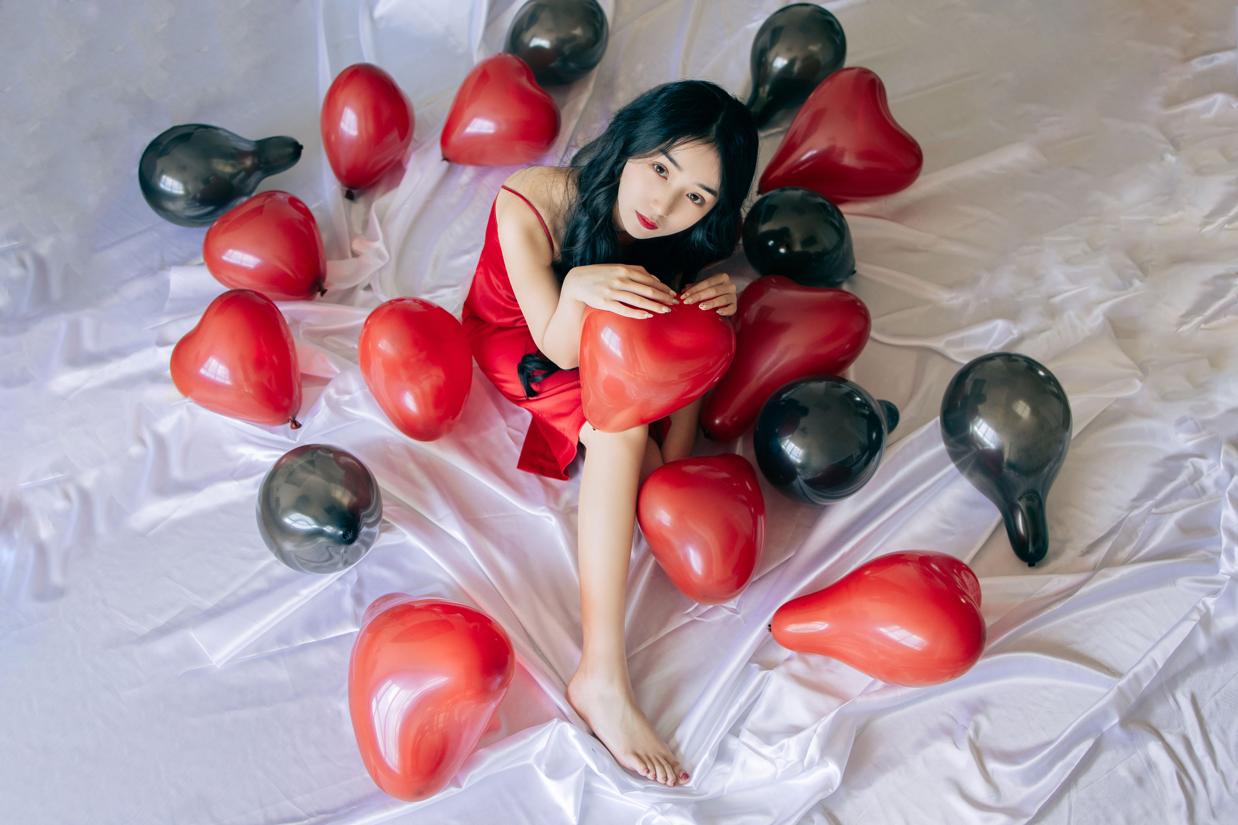 红色气球 女神 精美 红色 创意 人像 摄影 模特 时尚